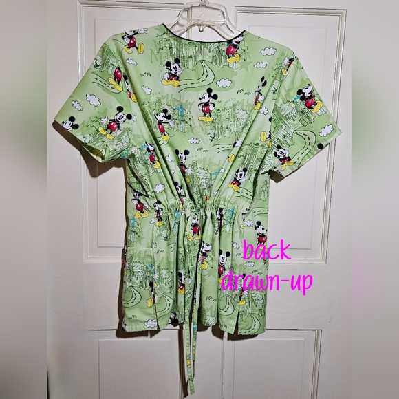 Disney Mickey Mouse Scrub Top Size M Medium 3 Pockets Draw String Back SO CUTE!! - Picture 3 of 12